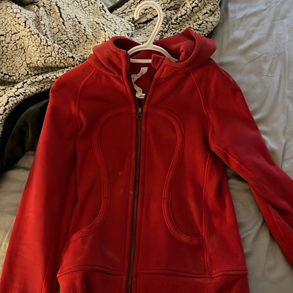 Lulu scuba full zip size 4, slight marking on chest area but would be easy clean - Picture 1 of 1